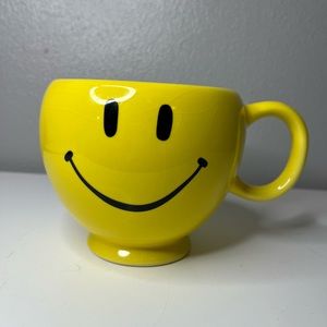 Smiley face mug vintage